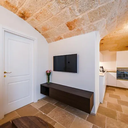 Helloapulia Charming Palazzo Clemente - Self-Catering Suites With Aircondition Monopoli Exterior photo